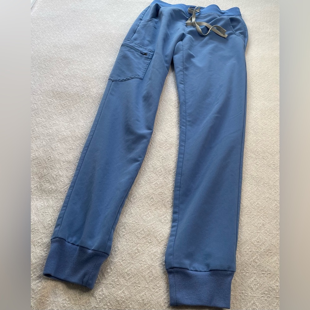 Figs Blue Jogger‎ Scrubs Pants ~ Size XXS / T
Healthcare or Medical Staff